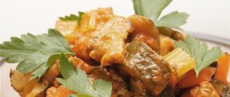 Свинина тушеная с кабачками