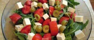 Салат из рукколы с брынзой