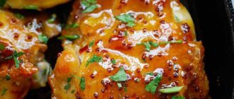 Тушеные куриные бедрышки