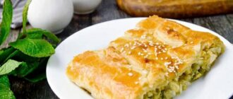 Пирог с квашеной капустой и грибами