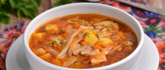 Щи из свежей капусты и курицы