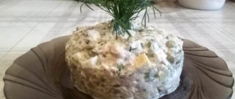 Салат из консервированной сайры с яйцом и луком